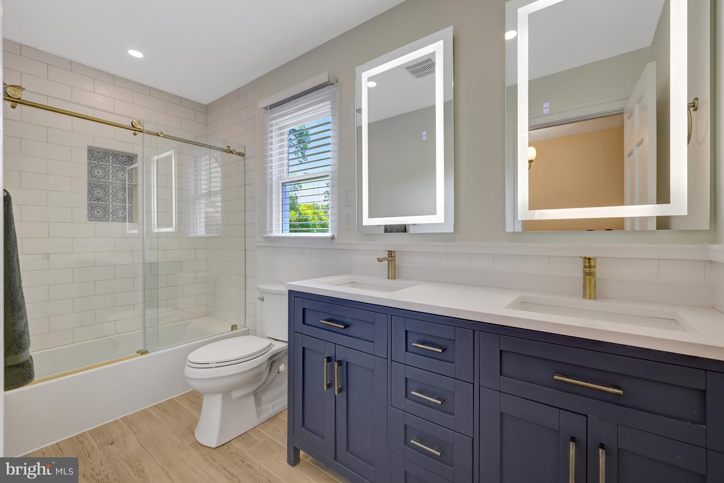 218 WALKER RD, GREAT FALLS, Virginia 22066, 5 Bedrooms Bedrooms, ,4 BathroomsBathrooms,Residential,For sale,218 WALKER RD,VAFX2236474 MLS # VAFX2236474