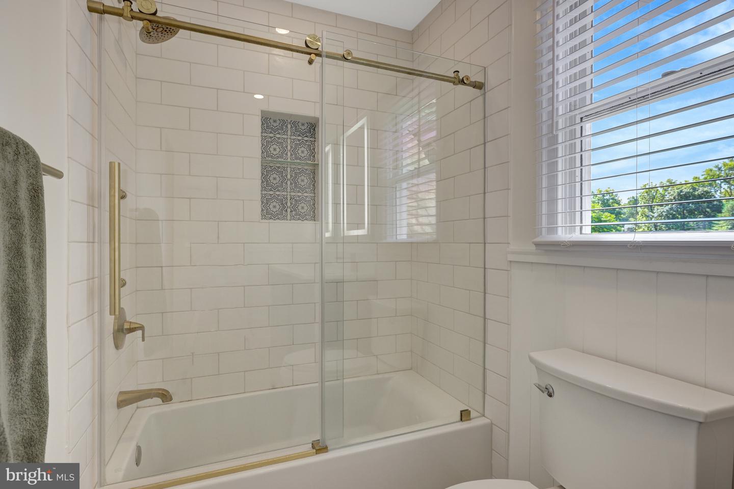 218 WALKER RD, GREAT FALLS, Virginia 22066, 5 Bedrooms Bedrooms, ,4 BathroomsBathrooms,Residential,For sale,218 WALKER RD,VAFX2236474 MLS # VAFX2236474