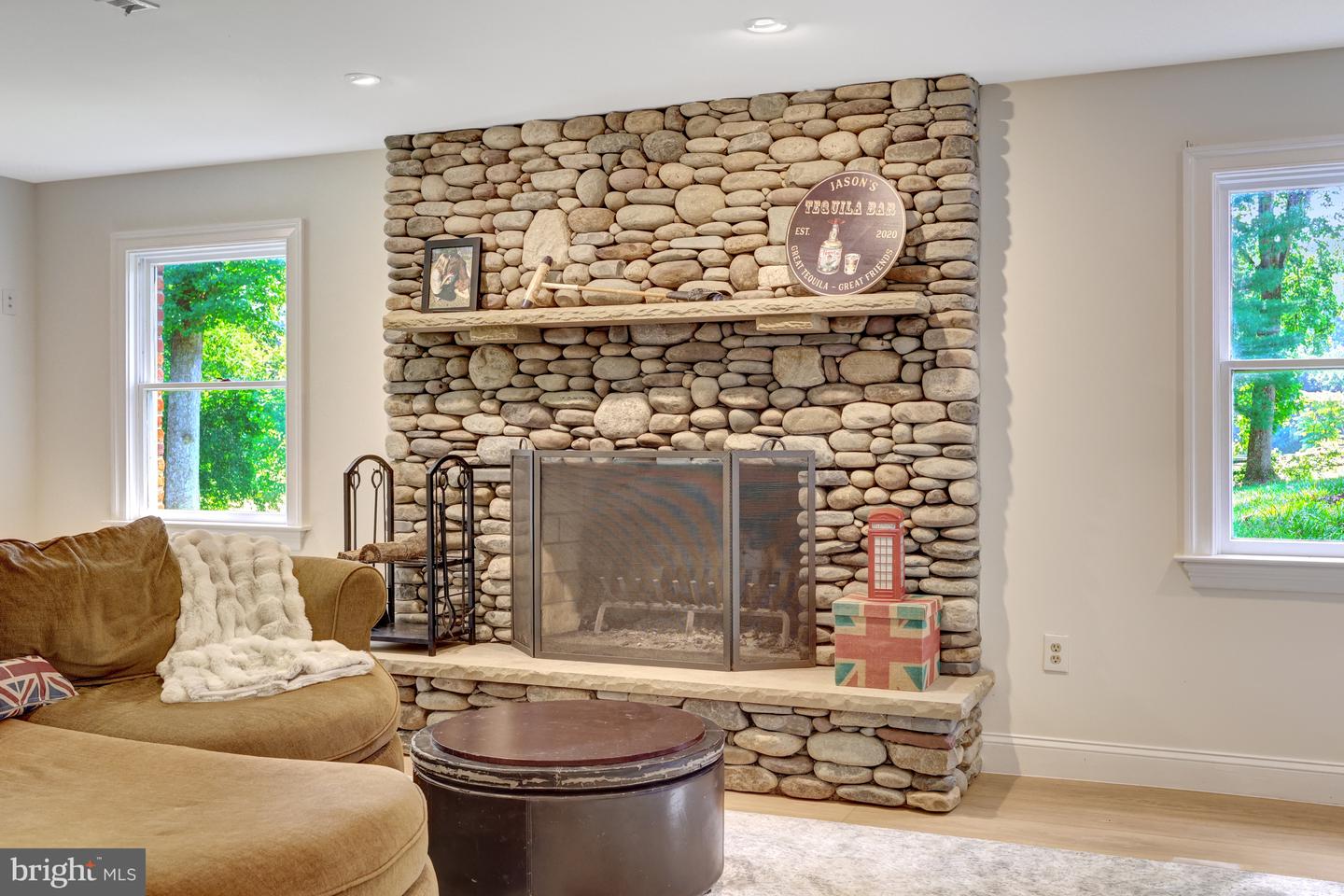 218 WALKER RD, GREAT FALLS, Virginia 22066, 5 Bedrooms Bedrooms, ,4 BathroomsBathrooms,Residential,For sale,218 WALKER RD,VAFX2236474 MLS # VAFX2236474