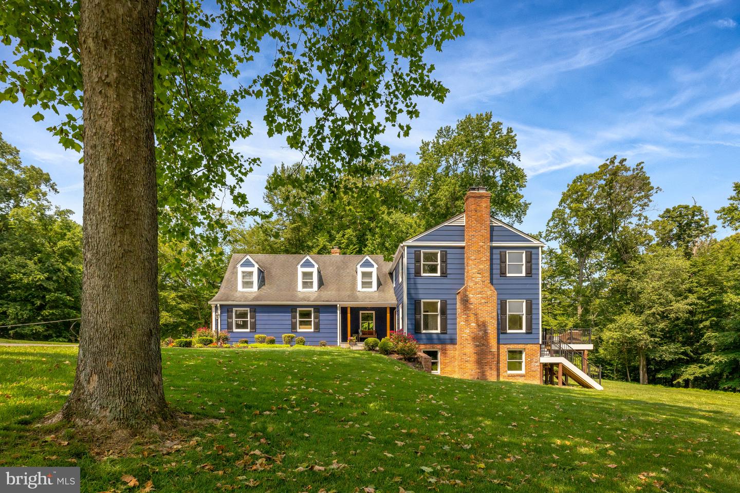 218 WALKER RD, GREAT FALLS, Virginia 22066, 5 Bedrooms Bedrooms, ,4 BathroomsBathrooms,Residential,For sale,218 WALKER RD,VAFX2236474 MLS # VAFX2236474