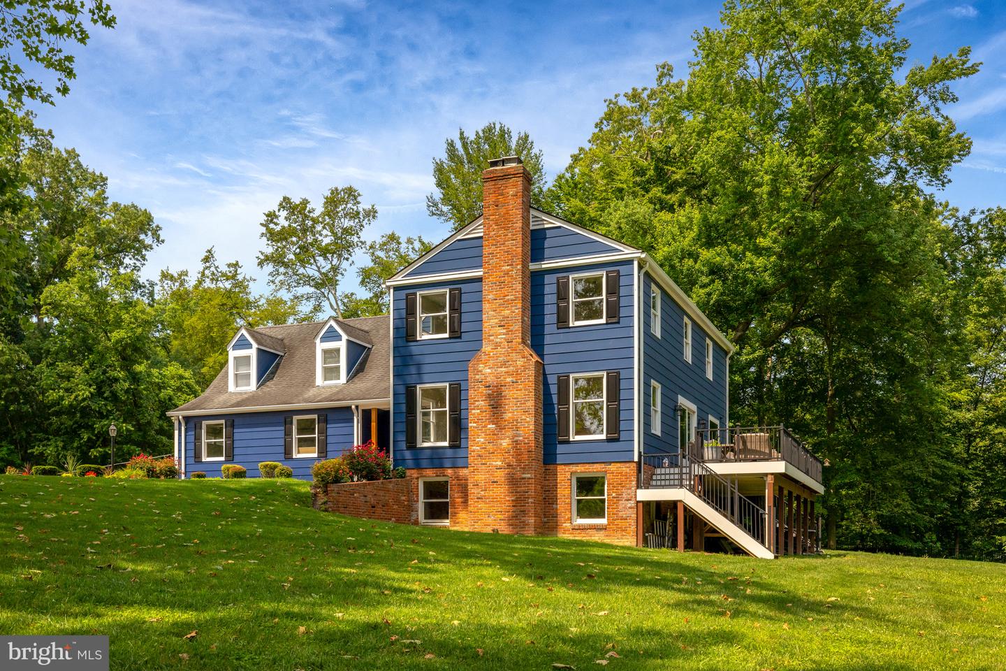 218 WALKER RD, GREAT FALLS, Virginia 22066, 5 Bedrooms Bedrooms, ,4 BathroomsBathrooms,Residential,For sale,218 WALKER RD,VAFX2236474 MLS # VAFX2236474