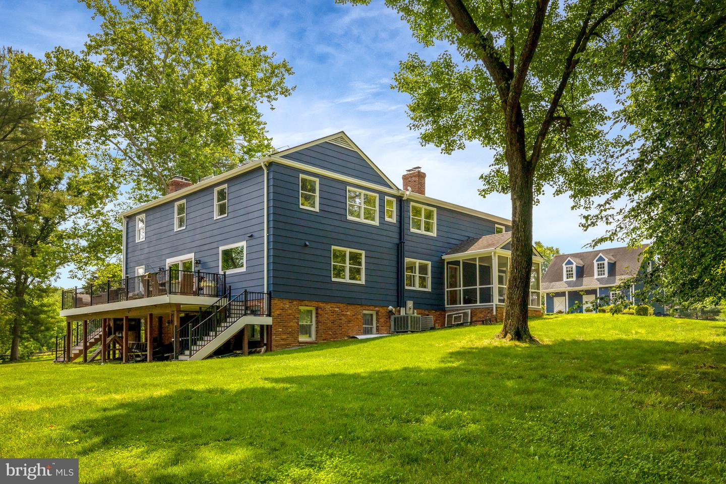 218 WALKER RD, GREAT FALLS, Virginia 22066, 5 Bedrooms Bedrooms, ,4 BathroomsBathrooms,Residential,For sale,218 WALKER RD,VAFX2236474 MLS # VAFX2236474
