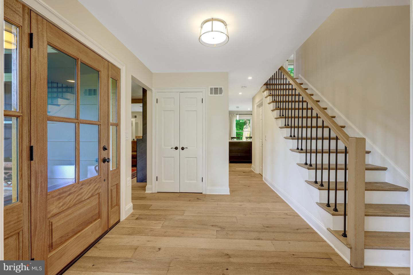 218 WALKER RD, GREAT FALLS, Virginia 22066, 5 Bedrooms Bedrooms, ,4 BathroomsBathrooms,Residential,For sale,218 WALKER RD,VAFX2236474 MLS # VAFX2236474