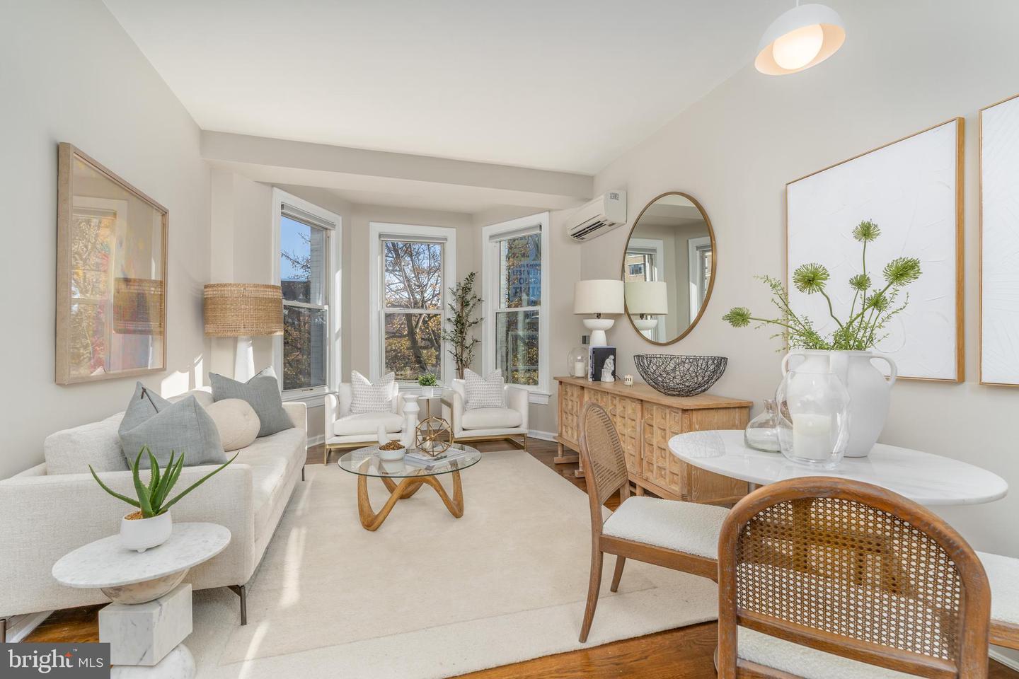 1300 MASSACHUSETTS AVE NW #302, WASHINGTON, District Of Columbia 20005, 1 Bedroom Bedrooms, 5 Rooms Rooms,1 BathroomBathrooms,Residential,For sale,1300 MASSACHUSETTS AVE NW #302,DCDC2198038 MLS # DCDC2198038