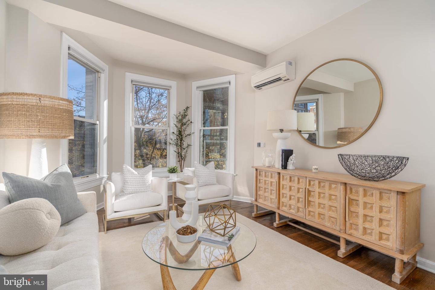 1300 MASSACHUSETTS AVE NW #302, WASHINGTON, District Of Columbia 20005, 1 Bedroom Bedrooms, 5 Rooms Rooms,1 BathroomBathrooms,Residential,For sale,1300 MASSACHUSETTS AVE NW #302,DCDC2198038 MLS # DCDC2198038