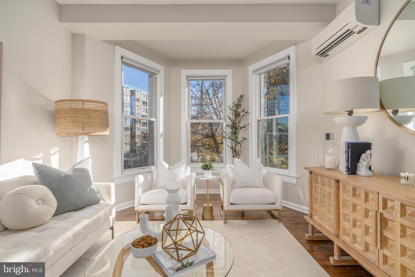 1300 MASSACHUSETTS AVE NW #302, WASHINGTON, District Of Columbia 20005, 1 Bedroom Bedrooms, 5 Rooms Rooms,1 BathroomBathrooms,Residential,For sale,1300 MASSACHUSETTS AVE NW #302,DCDC2198038 MLS # DCDC2198038