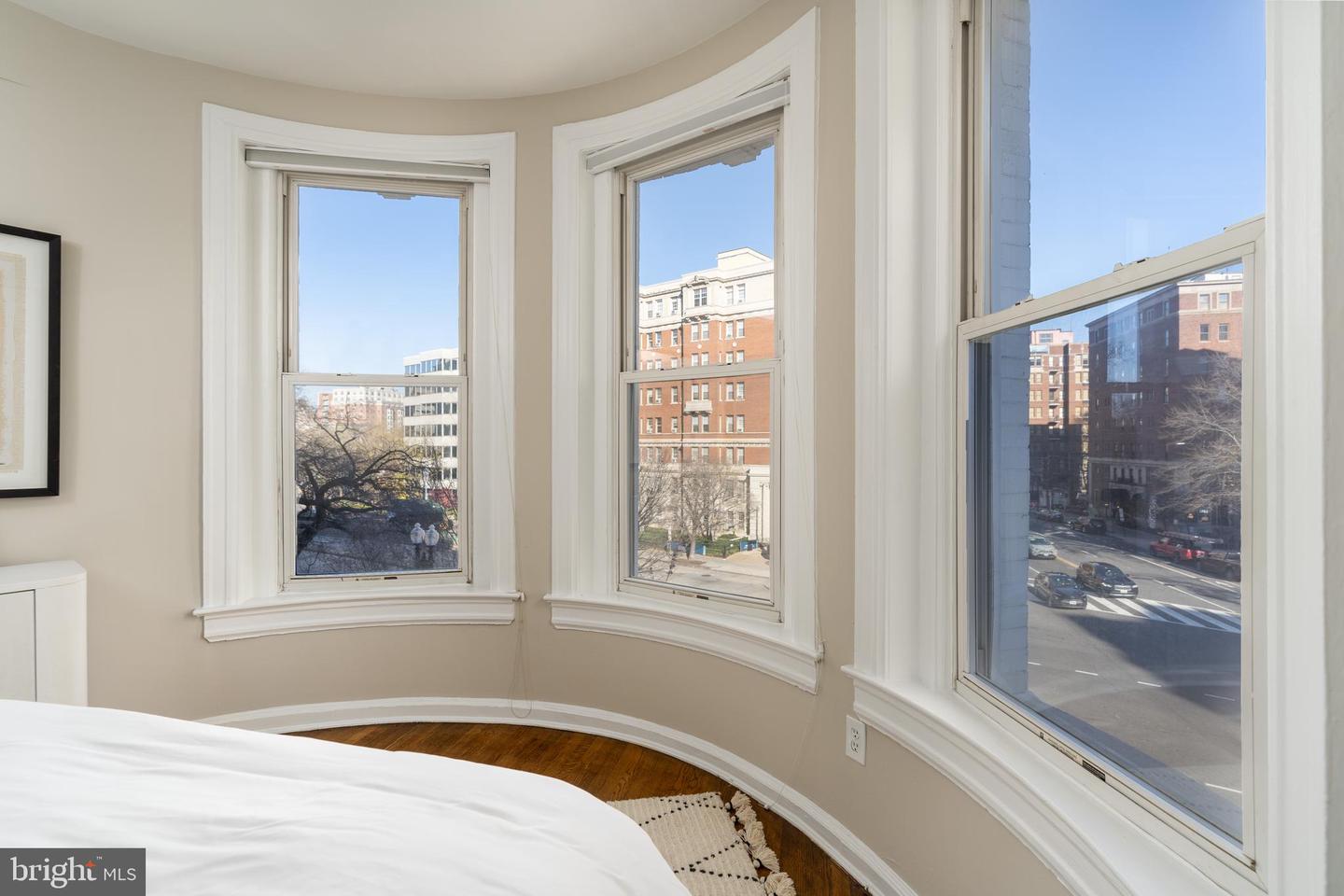 1300 MASSACHUSETTS AVE NW #302, WASHINGTON, District Of Columbia 20005, 1 Bedroom Bedrooms, 5 Rooms Rooms,1 BathroomBathrooms,Residential,For sale,1300 MASSACHUSETTS AVE NW #302,DCDC2198038 MLS # DCDC2198038