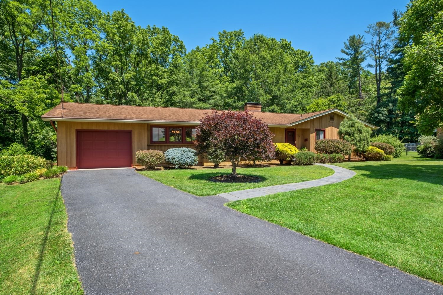 616 LYNN LN, WAYNESBORO, Virginia 22980, 3 Bedrooms Bedrooms, ,1 BathroomBathrooms,Residential,616 LYNN LN,666096 MLS # 666096