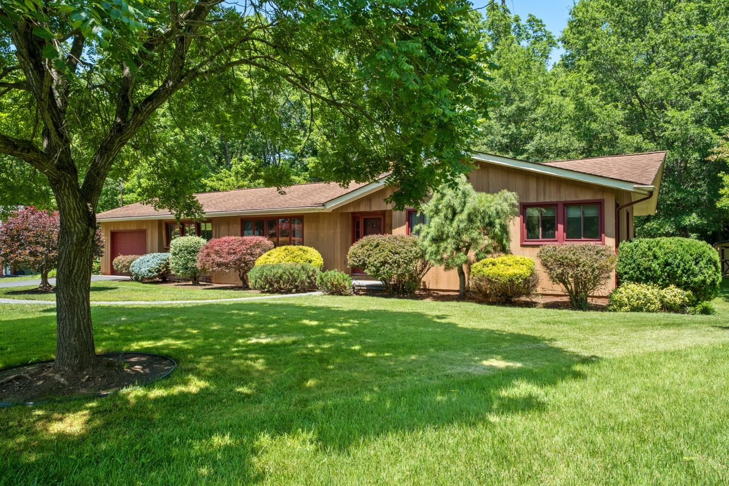 616 LYNN LN, WAYNESBORO, Virginia 22980, 3 Bedrooms Bedrooms, ,1 BathroomBathrooms,Residential,616 LYNN LN,666096 MLS # 666096