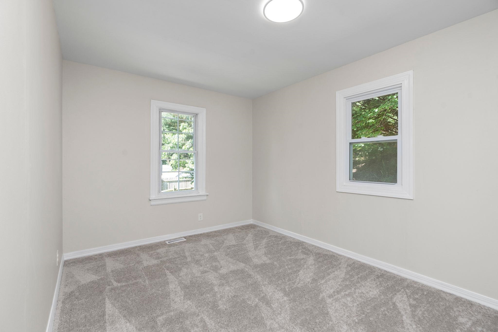 53 WOODCREST RD, STAUNTON, Virginia 24401, 3 Bedrooms Bedrooms, ,1 BathroomBathrooms,Residential,53 WOODCREST RD,666105 MLS # 666105
