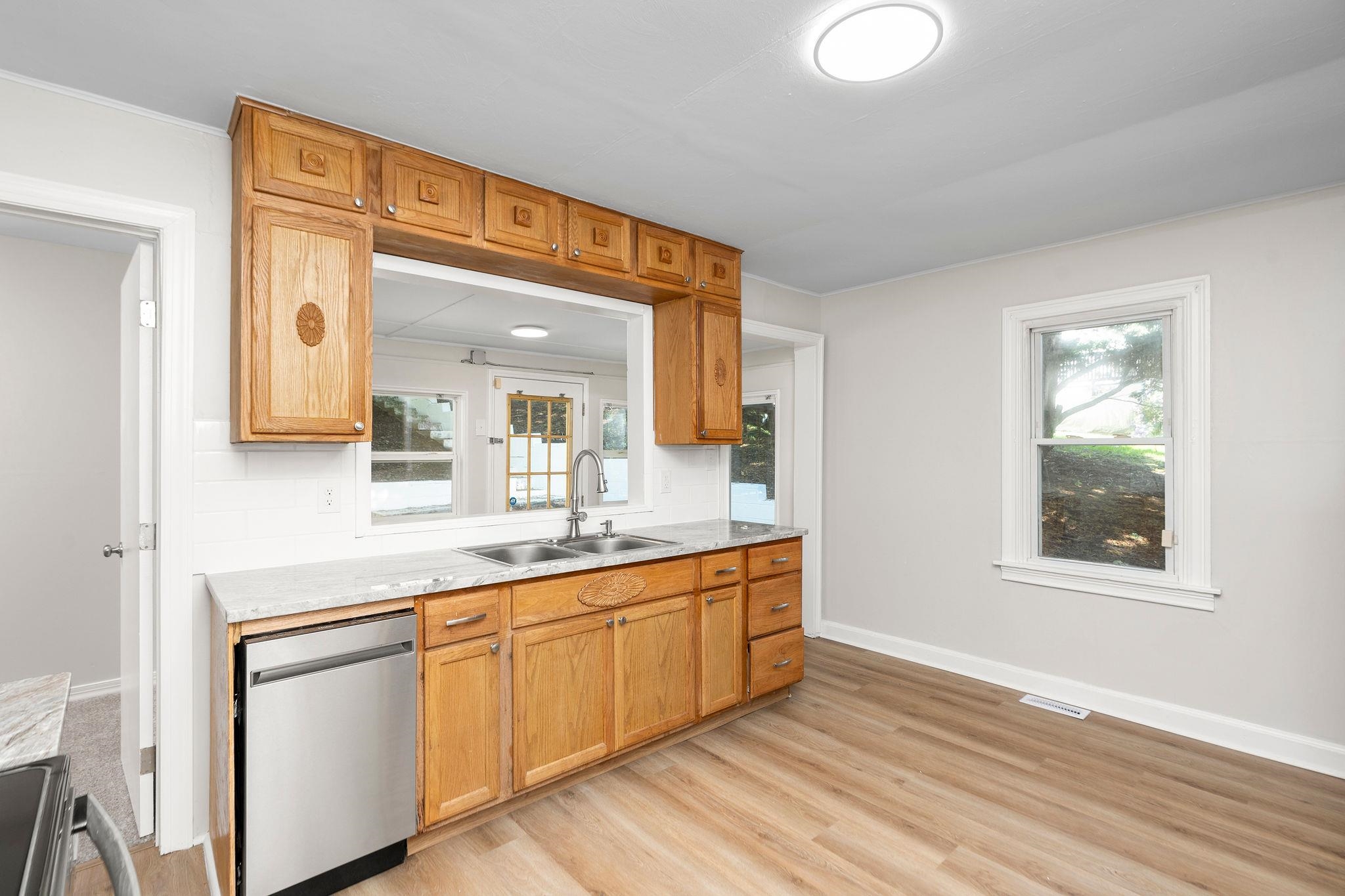 53 WOODCREST RD, STAUNTON, Virginia 24401, 3 Bedrooms Bedrooms, ,1 BathroomBathrooms,Residential,53 WOODCREST RD,666105 MLS # 666105