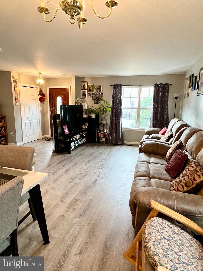 346 MOSEBY CT #24, MANASSAS PARK, Virginia 20111, 3 Bedrooms Bedrooms, ,3 BathroomsBathrooms,Residential,For sale,346 MOSEBY CT #24,VAMP2003052 MLS # VAMP2003052