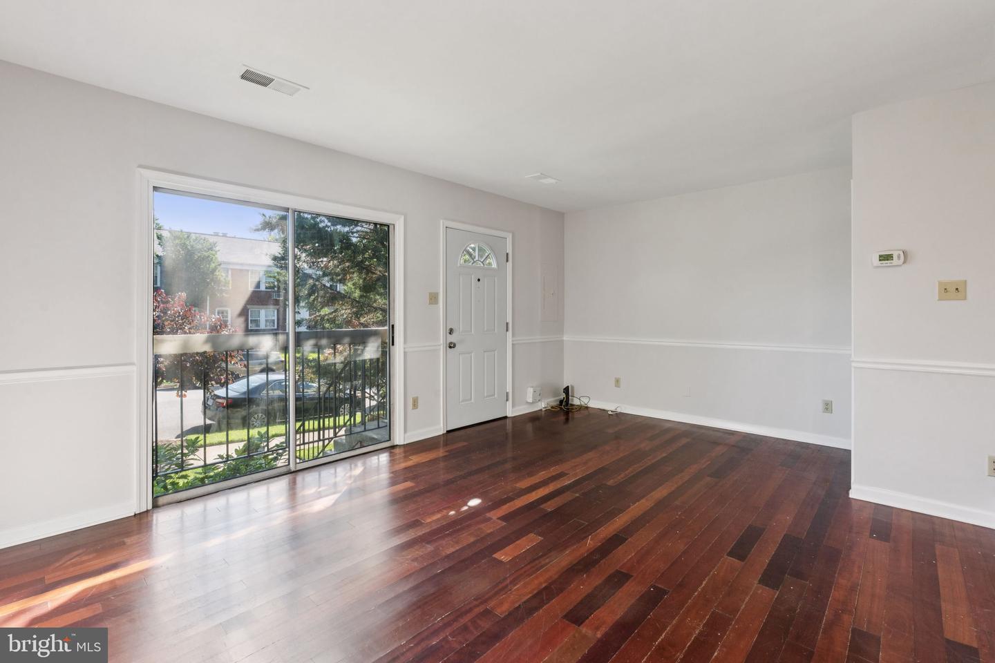 132 N BEDFORD ST #B, ARLINGTON, Virginia 22201, 2 Bedrooms Bedrooms, ,2 BathroomsBathrooms,Residential,For sale,132 N BEDFORD ST #B,VAAR2058502 MLS # VAAR2058502