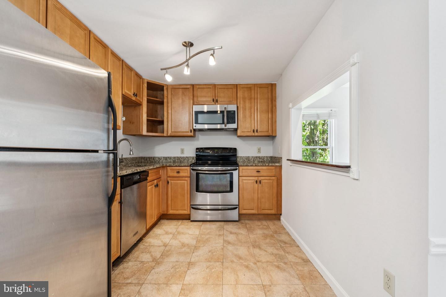 132 N BEDFORD ST #B, ARLINGTON, Virginia 22201, 2 Bedrooms Bedrooms, ,2 BathroomsBathrooms,Residential,For sale,132 N BEDFORD ST #B,VAAR2058502 MLS # VAAR2058502