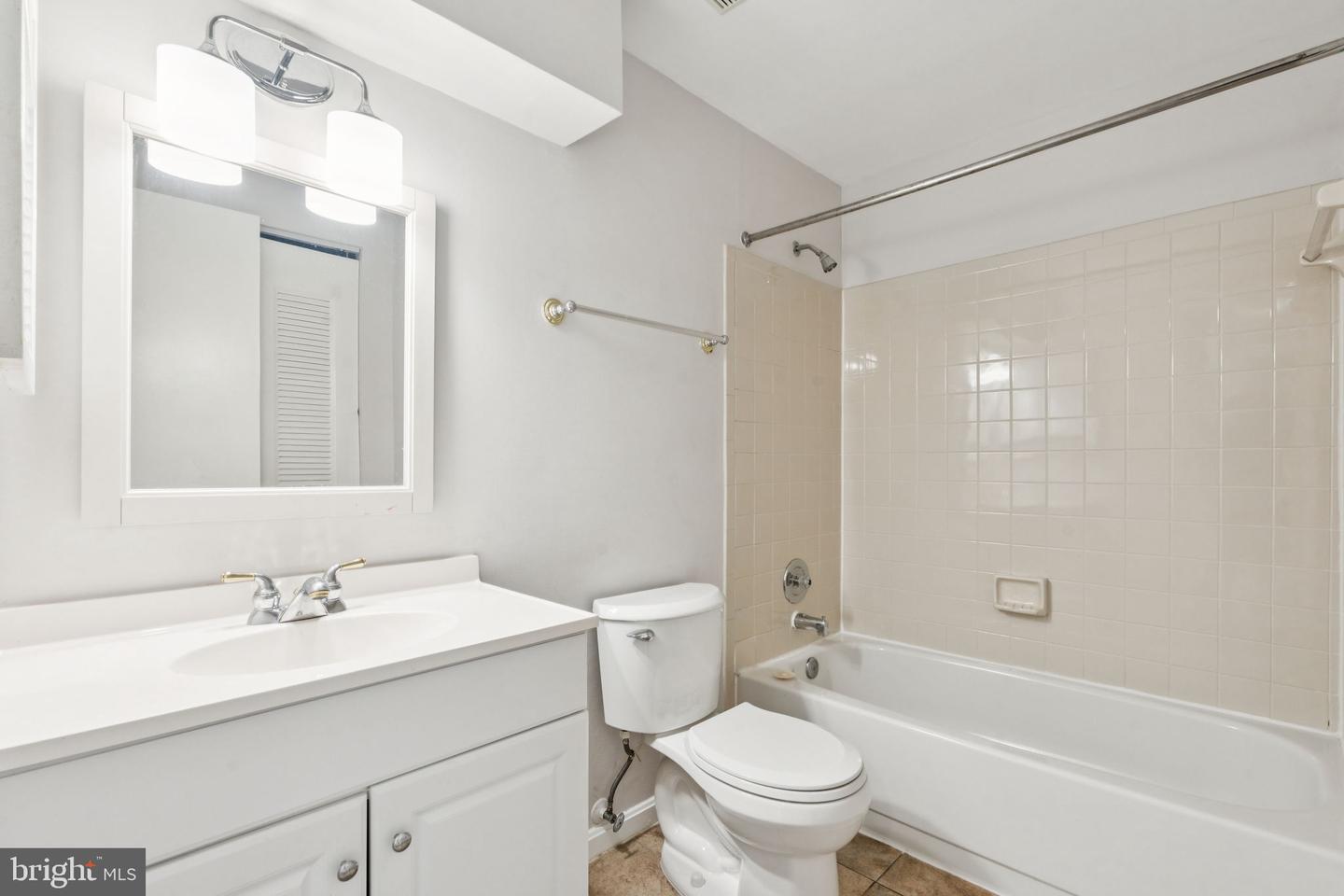 132 N BEDFORD ST #B, ARLINGTON, Virginia 22201, 2 Bedrooms Bedrooms, ,2 BathroomsBathrooms,Residential,For sale,132 N BEDFORD ST #B,VAAR2058502 MLS # VAAR2058502