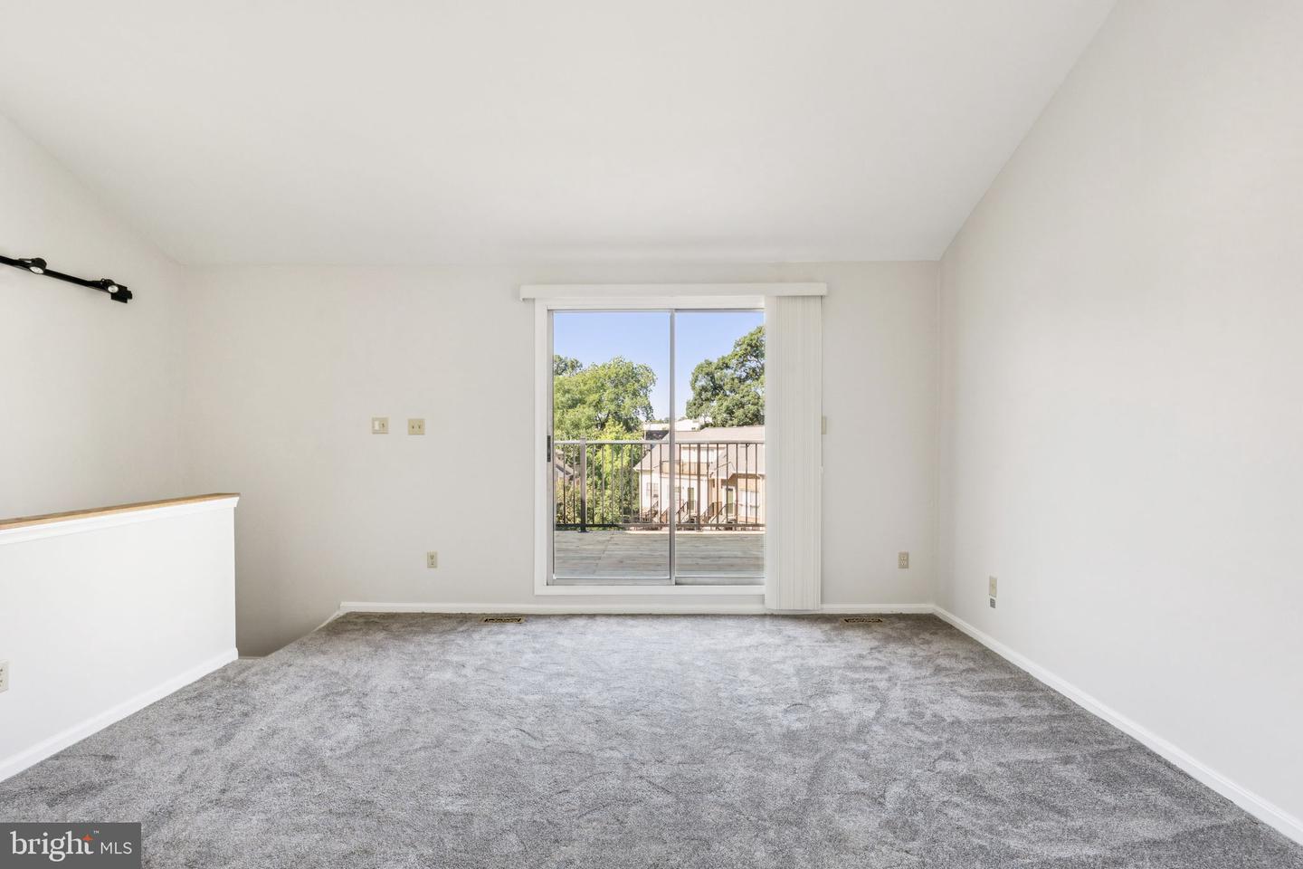132 N BEDFORD ST #B, ARLINGTON, Virginia 22201, 2 Bedrooms Bedrooms, ,2 BathroomsBathrooms,Residential,For sale,132 N BEDFORD ST #B,VAAR2058502 MLS # VAAR2058502