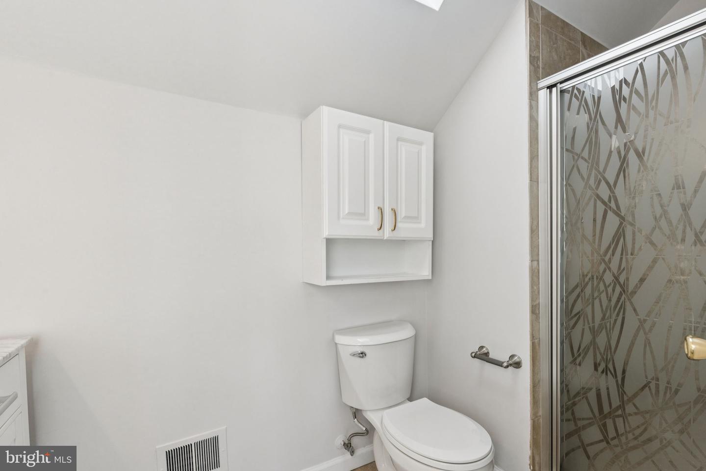 132 N BEDFORD ST #B, ARLINGTON, Virginia 22201, 2 Bedrooms Bedrooms, ,2 BathroomsBathrooms,Residential,For sale,132 N BEDFORD ST #B,VAAR2058502 MLS # VAAR2058502