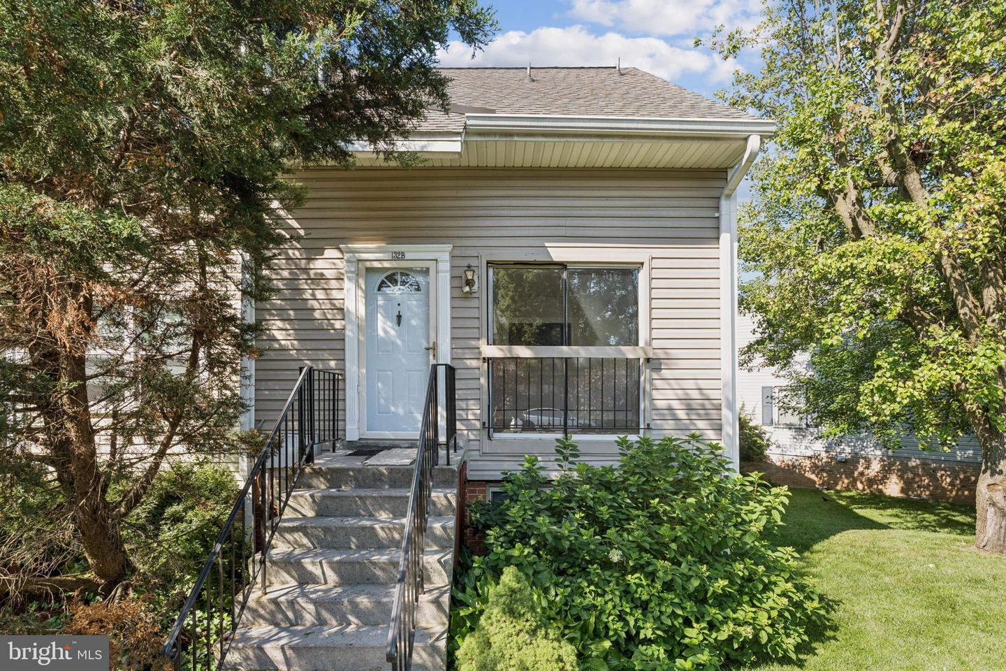 132 N BEDFORD ST #B, ARLINGTON, Virginia 22201, 2 Bedrooms Bedrooms, ,2 BathroomsBathrooms,Residential,For sale,132 N BEDFORD ST #B,VAAR2058502 MLS # VAAR2058502