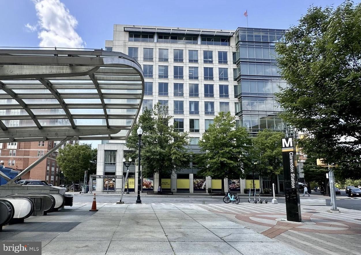132 N BEDFORD ST #B, ARLINGTON, Virginia 22201, 2 Bedrooms Bedrooms, ,2 BathroomsBathrooms,Residential,For sale,132 N BEDFORD ST #B,VAAR2058502 MLS # VAAR2058502