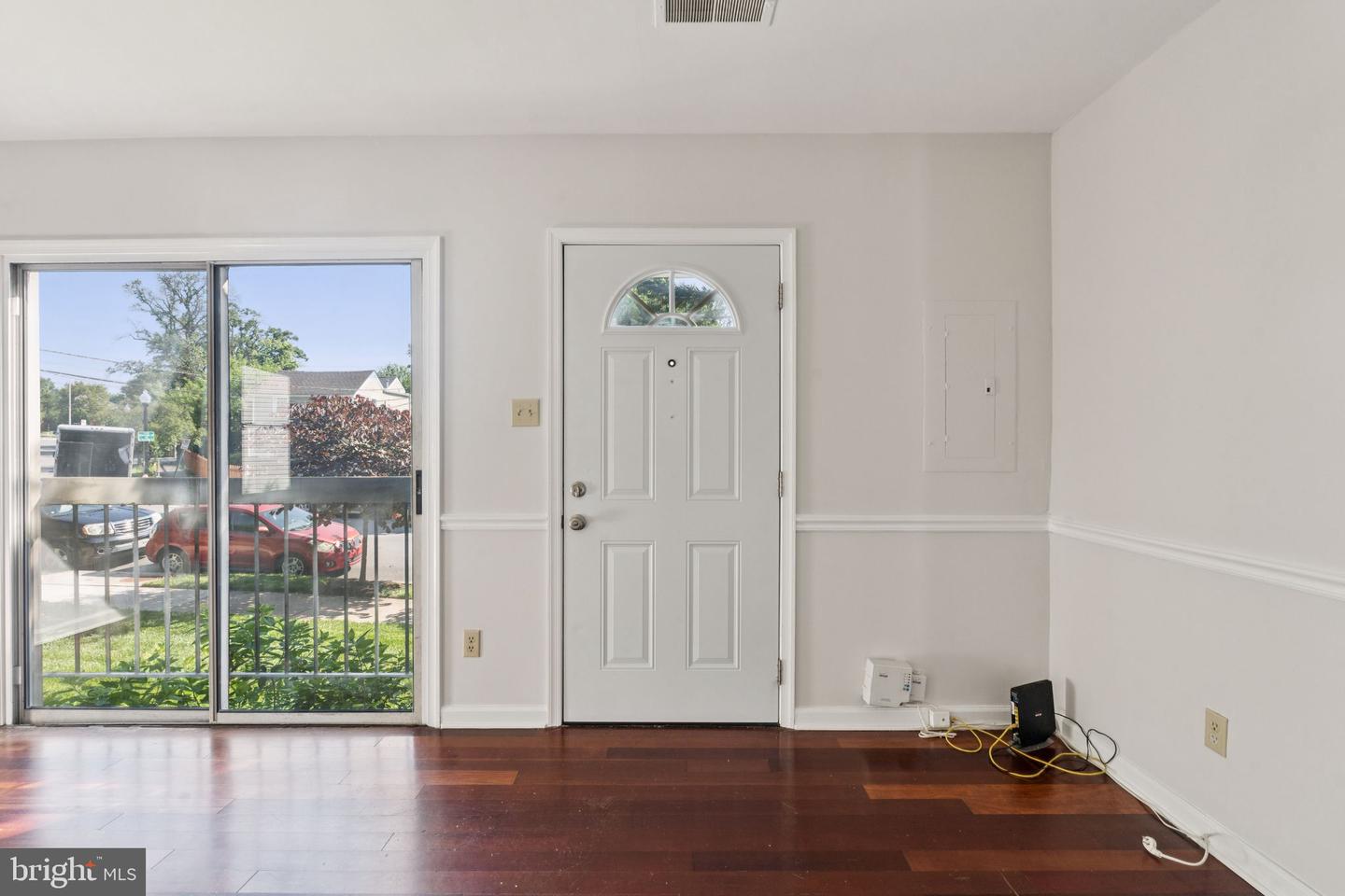 132 N BEDFORD ST #B, ARLINGTON, Virginia 22201, 2 Bedrooms Bedrooms, ,2 BathroomsBathrooms,Residential,For sale,132 N BEDFORD ST #B,VAAR2058502 MLS # VAAR2058502