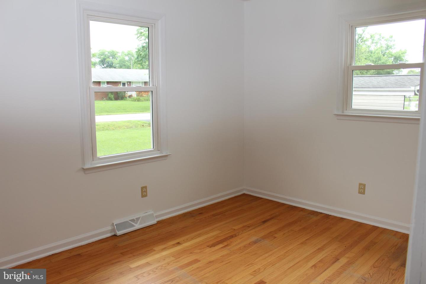 803 GRAFTON ST, FREDERICKSBURG, Virginia 22405, 3 Bedrooms Bedrooms, ,1 BathroomBathrooms,Residential,For sale,803 GRAFTON ST,VAST2039488 MLS # VAST2039488