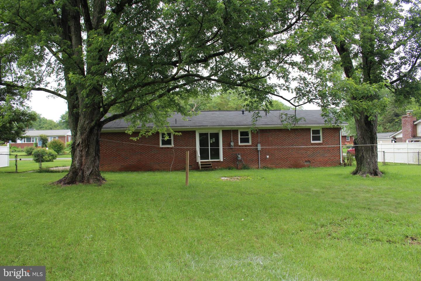803 GRAFTON ST, FREDERICKSBURG, Virginia 22405, 3 Bedrooms Bedrooms, ,1 BathroomBathrooms,Residential,For sale,803 GRAFTON ST,VAST2039488 MLS # VAST2039488