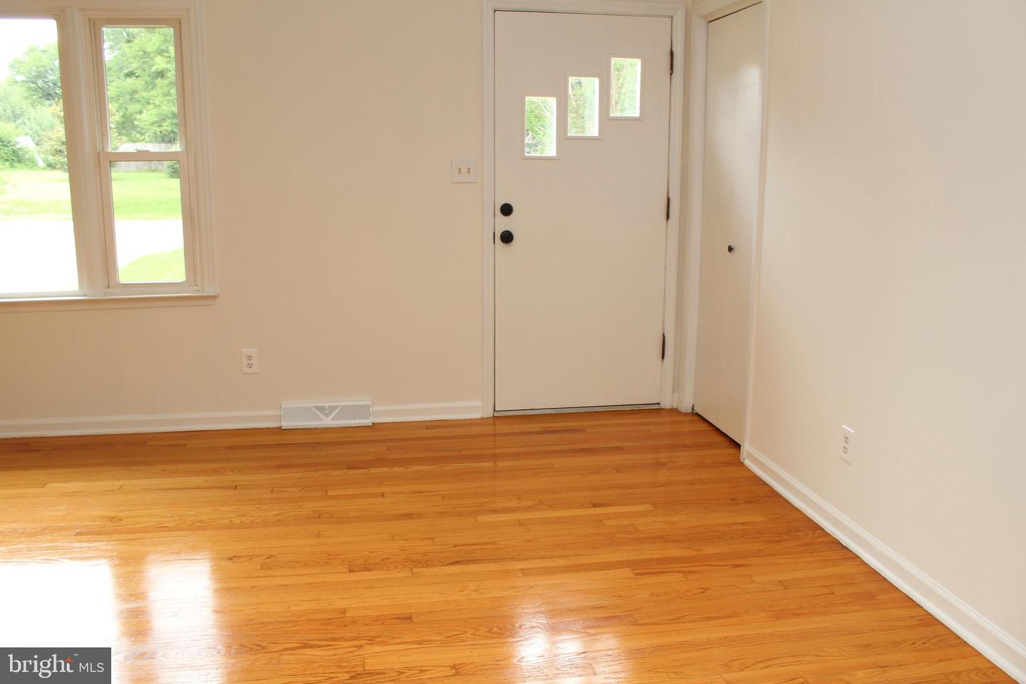 803 GRAFTON ST, FREDERICKSBURG, Virginia 22405, 3 Bedrooms Bedrooms, ,1 BathroomBathrooms,Residential,For sale,803 GRAFTON ST,VAST2039488 MLS # VAST2039488