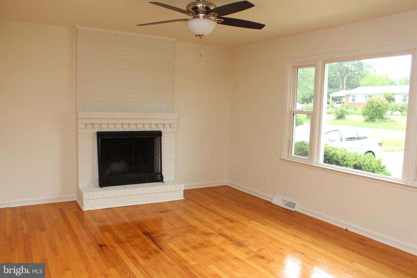 803 GRAFTON ST, FREDERICKSBURG, Virginia 22405, 3 Bedrooms Bedrooms, ,1 BathroomBathrooms,Residential,For sale,803 GRAFTON ST,VAST2039488 MLS # VAST2039488