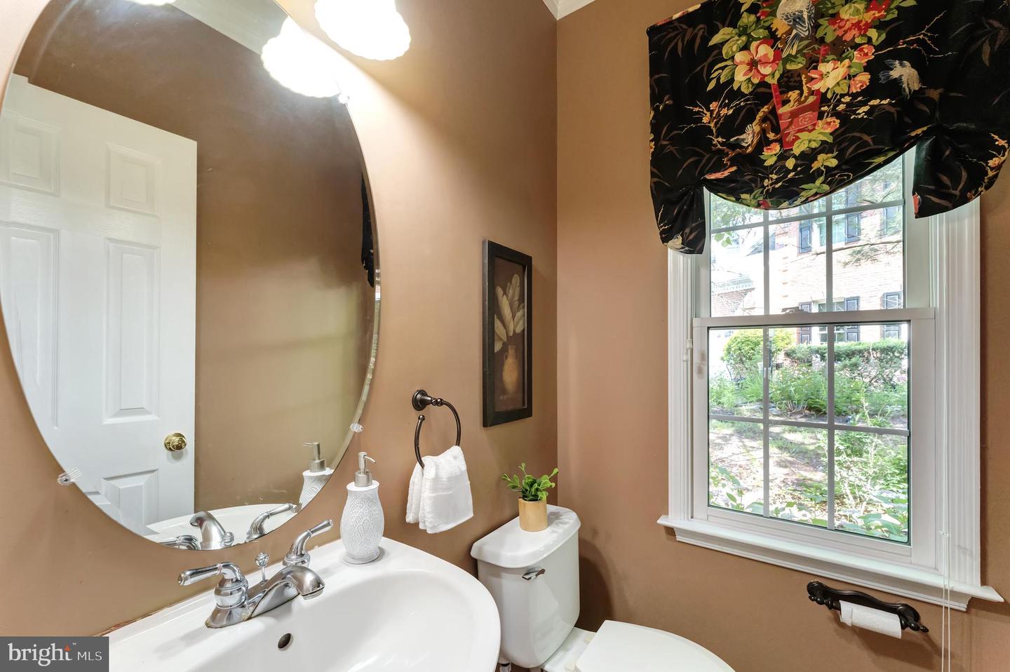 12691 FOX WOODS DR, HERNDON, Virginia 20171, 4 Bedrooms Bedrooms, ,4 BathroomsBathrooms,Residential,For sale,12691 FOX WOODS DR,VAFX2245616 MLS # VAFX2245616