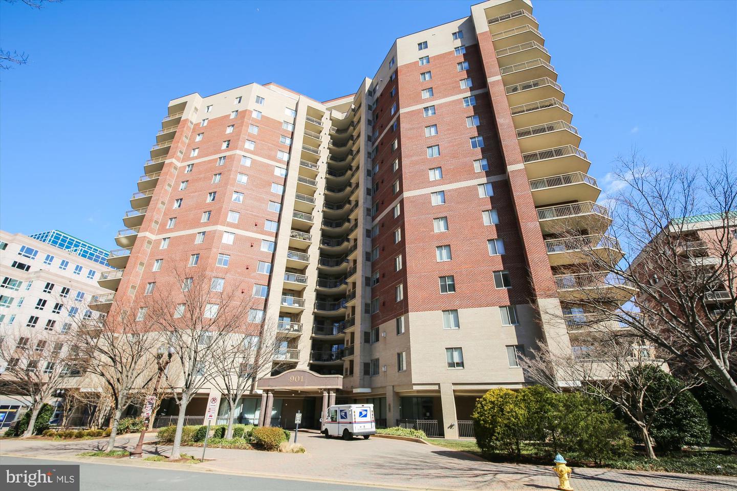 901 N MONROE ST #801, ARLINGTON, Virginia 22201, 3 Bedrooms Bedrooms, ,2 BathroomsBathrooms,Residential,For sale,901 N MONROE ST #801,VAAR2058784 MLS # VAAR2058784