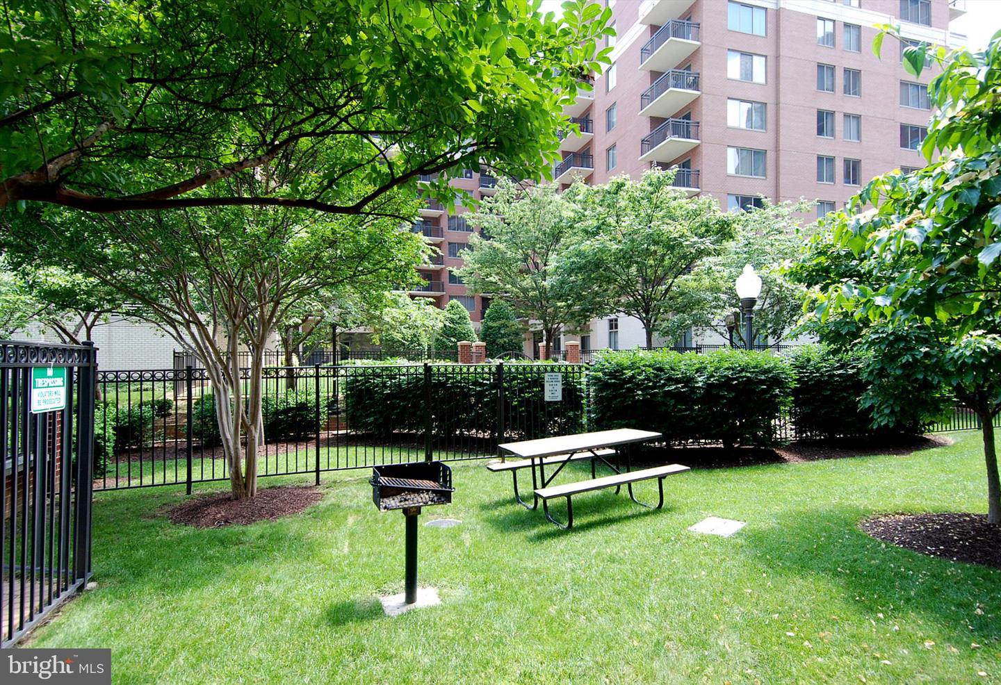 901 N MONROE ST #801, ARLINGTON, Virginia 22201, 3 Bedrooms Bedrooms, ,2 BathroomsBathrooms,Residential,For sale,901 N MONROE ST #801,VAAR2058784 MLS # VAAR2058784