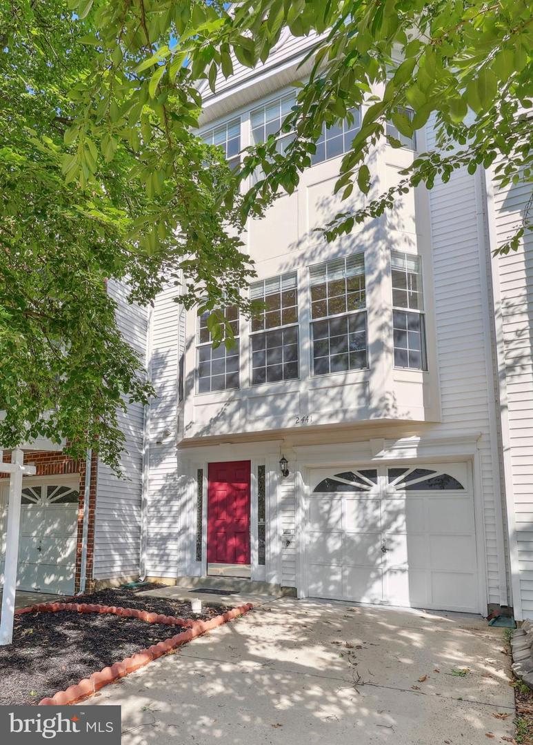 2441 WHEAT MEADOW CIR, HERNDON, Virginia 20171, 3 Bedrooms Bedrooms, ,2 BathroomsBathrooms,Residential,For sale,2441 WHEAT MEADOW CIR,VAFX2246246 MLS # VAFX2246246