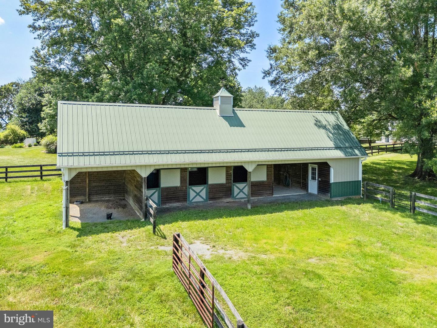 20400 BEAVERDAM BRIDGE RD, PURCELLVILLE, Virginia 20132, 3 Bedrooms Bedrooms, ,2 BathroomsBathrooms,Residential,For sale,20400 BEAVERDAM BRIDGE RD,VALO2099232 MLS # VALO2099232