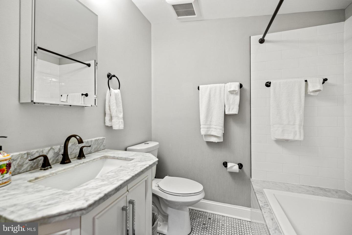 407 INDEPENDENCE AVE SE, WASHINGTON, District Of Columbia 20003, 4 Bedrooms Bedrooms, ,3 BathroomsBathrooms,Residential,For sale,407 INDEPENDENCE AVE SE,DCDC2205462 MLS # DCDC2205462