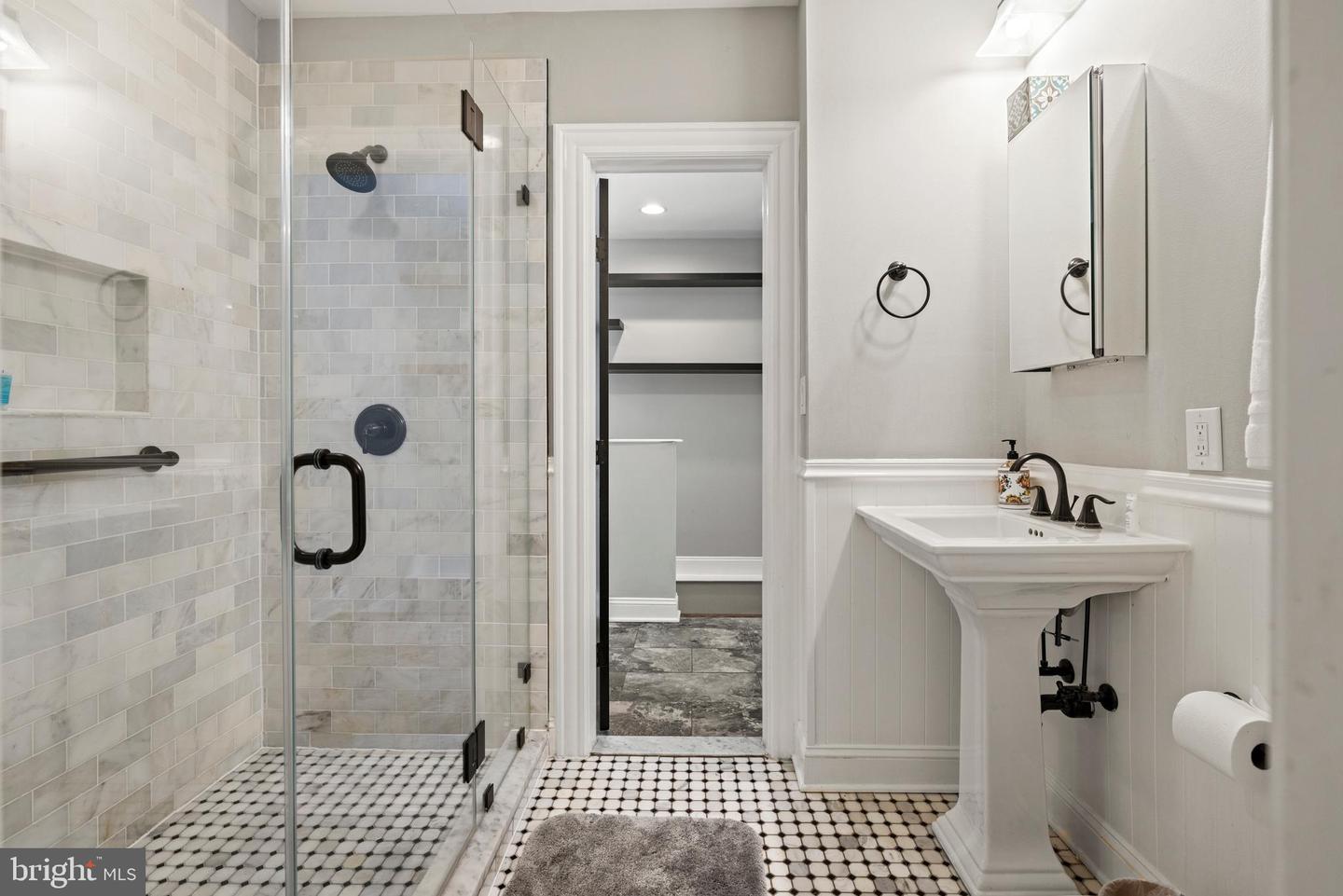 407 INDEPENDENCE AVE SE, WASHINGTON, District Of Columbia 20003, 4 Bedrooms Bedrooms, ,3 BathroomsBathrooms,Residential,For sale,407 INDEPENDENCE AVE SE,DCDC2205462 MLS # DCDC2205462