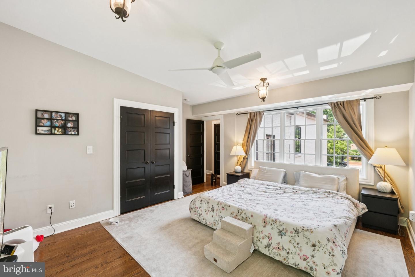 407 INDEPENDENCE AVE SE, WASHINGTON, District Of Columbia 20003, 4 Bedrooms Bedrooms, ,3 BathroomsBathrooms,Residential,For sale,407 INDEPENDENCE AVE SE,DCDC2205462 MLS # DCDC2205462