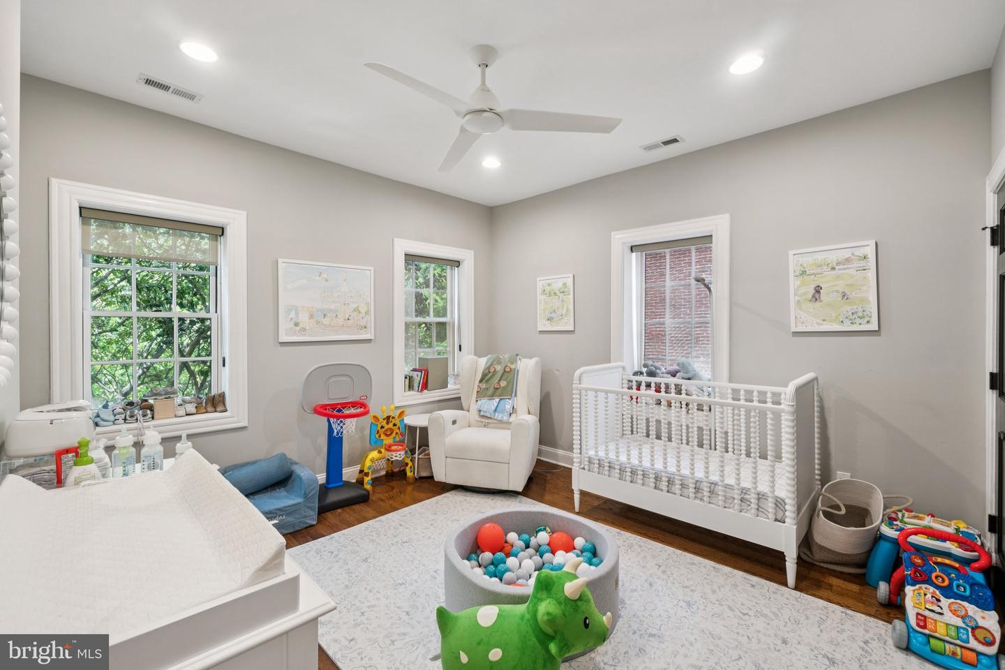 407 INDEPENDENCE AVE SE, WASHINGTON, District Of Columbia 20003, 4 Bedrooms Bedrooms, ,3 BathroomsBathrooms,Residential,For sale,407 INDEPENDENCE AVE SE,DCDC2205462 MLS # DCDC2205462