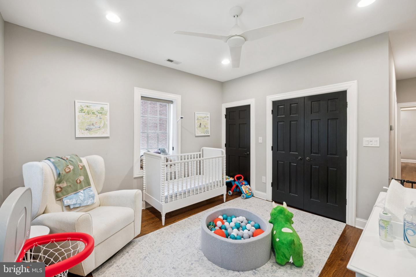 407 INDEPENDENCE AVE SE, WASHINGTON, District Of Columbia 20003, 4 Bedrooms Bedrooms, ,3 BathroomsBathrooms,Residential,For sale,407 INDEPENDENCE AVE SE,DCDC2205462 MLS # DCDC2205462