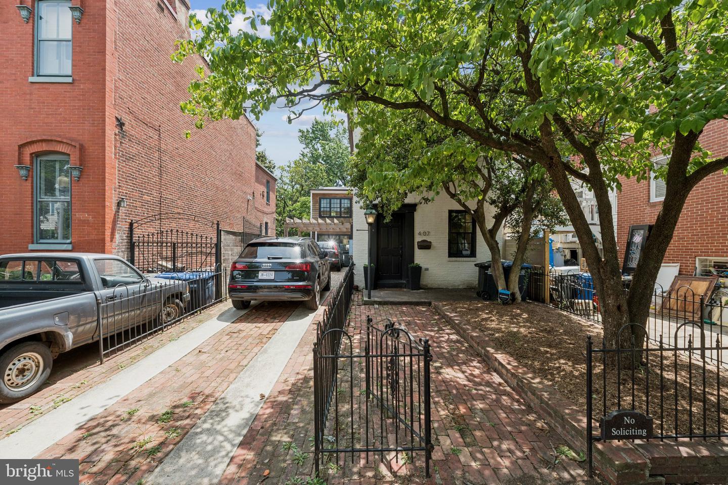 407 INDEPENDENCE AVE SE, WASHINGTON, District Of Columbia 20003, 4 Bedrooms Bedrooms, ,3 BathroomsBathrooms,Residential,For sale,407 INDEPENDENCE AVE SE,DCDC2205462 MLS # DCDC2205462