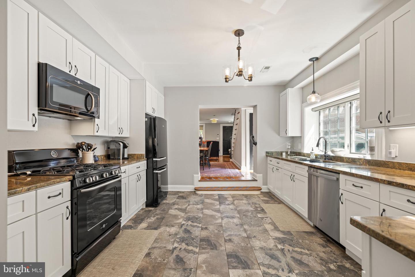 407 INDEPENDENCE AVE SE, WASHINGTON, District Of Columbia 20003, 4 Bedrooms Bedrooms, ,3 BathroomsBathrooms,Residential,For sale,407 INDEPENDENCE AVE SE,DCDC2205462 MLS # DCDC2205462
