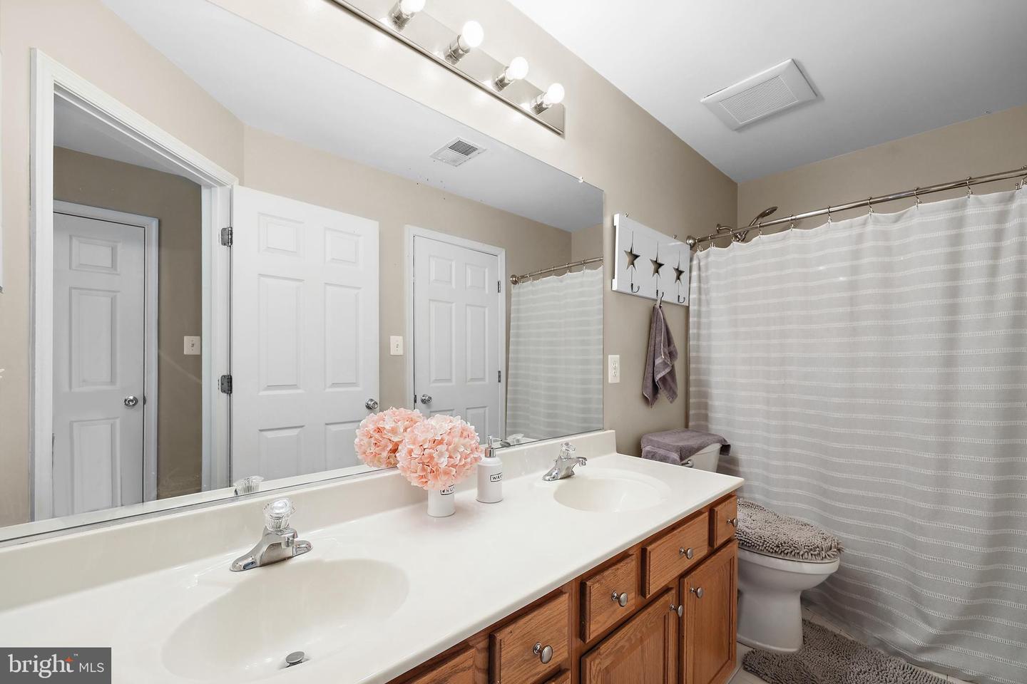 5959 LYCEUM LN, MANASSAS, Virginia 20112, 4 Bedrooms Bedrooms, ,4 BathroomsBathrooms,Residential,For sale,5959 LYCEUM LN,VAPW2097002 MLS # VAPW2097002