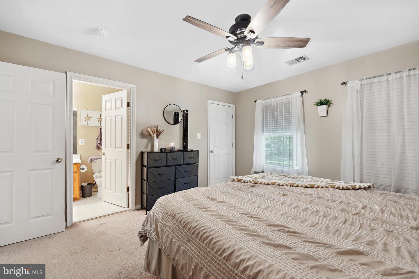 5959 LYCEUM LN, MANASSAS, Virginia 20112, 4 Bedrooms Bedrooms, ,4 BathroomsBathrooms,Residential,For sale,5959 LYCEUM LN,VAPW2097002 MLS # VAPW2097002