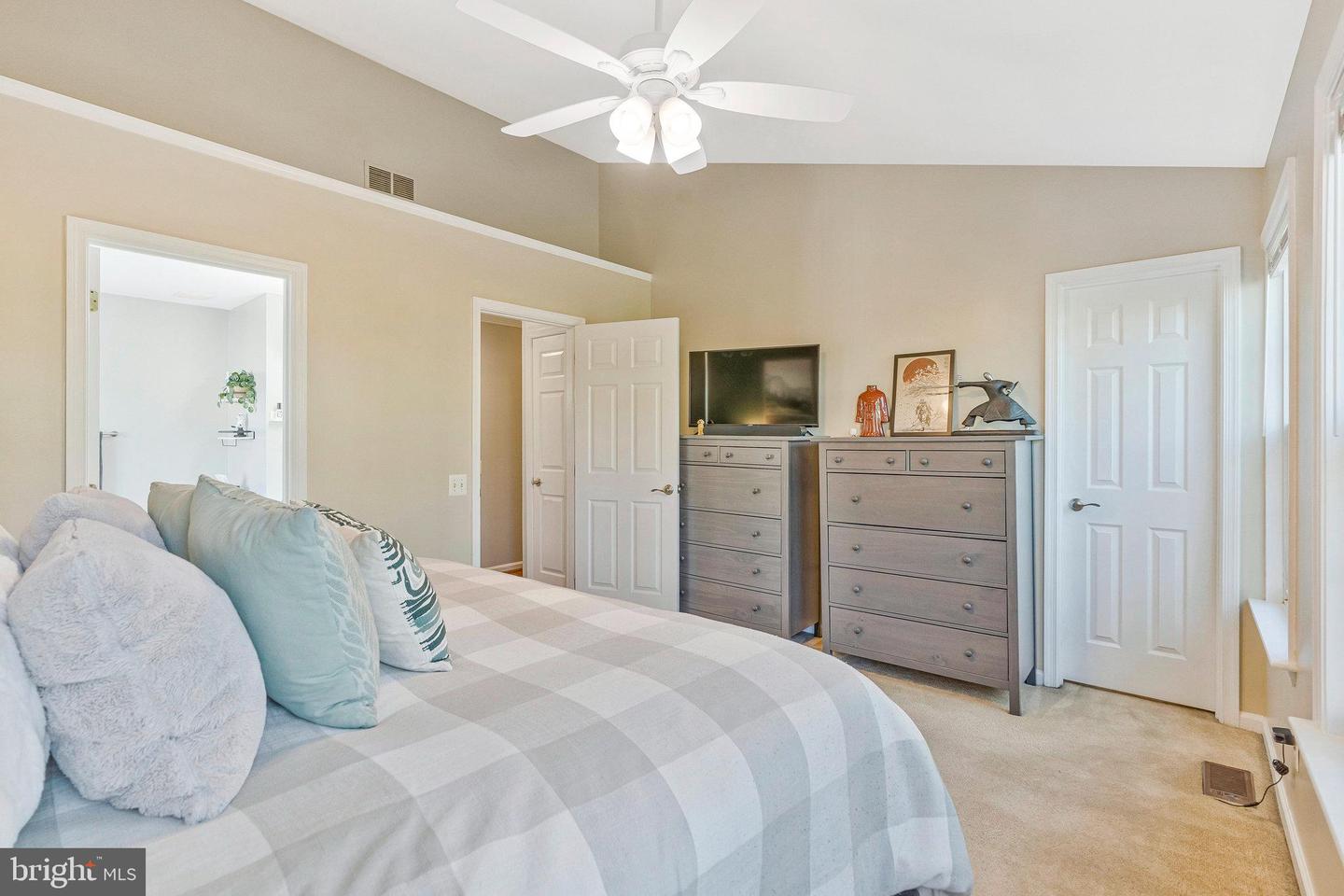 45638 WATERLOO STATION SQ, STERLING, Virginia 20166, 3 Bedrooms Bedrooms, ,3 BathroomsBathrooms,Residential,For sale,45638 WATERLOO STATION SQ,VALO2099506 MLS # VALO2099506