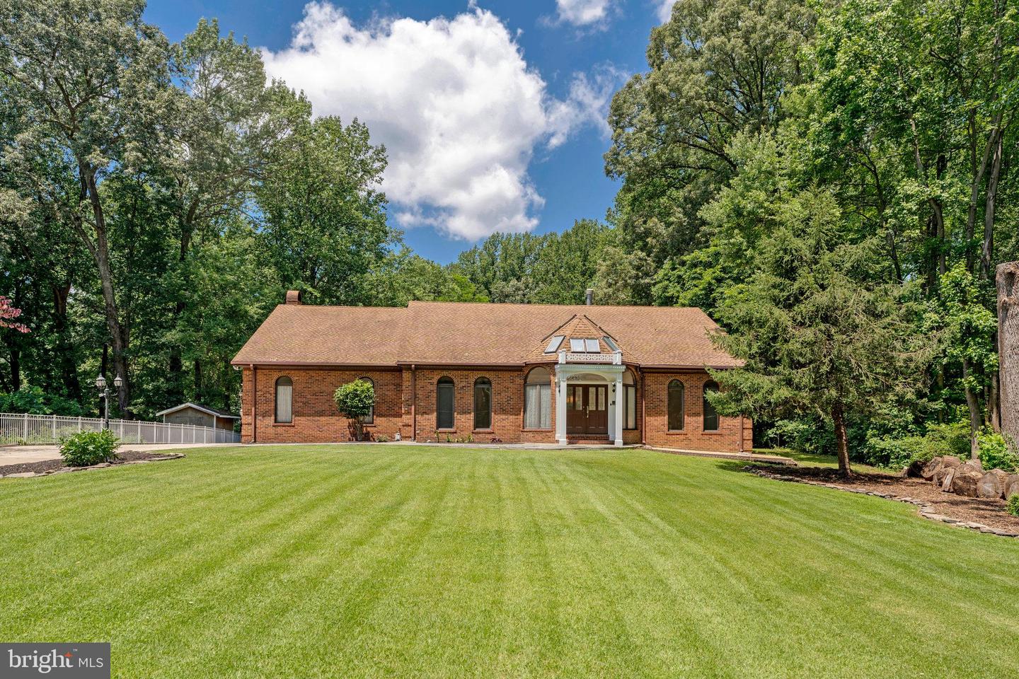 8652 TUTTLE RD, SPRINGFIELD, Virginia 22152, 5 Bedrooms Bedrooms, ,4 BathroomsBathrooms,Residential,For sale,8652 TUTTLE RD,VAFX2247602 MLS # VAFX2247602