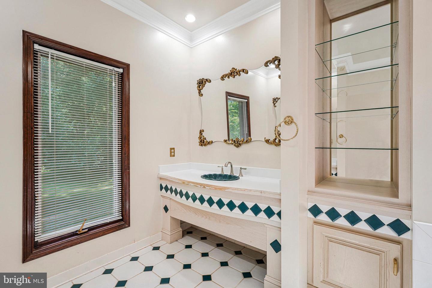 8652 TUTTLE RD, SPRINGFIELD, Virginia 22152, 5 Bedrooms Bedrooms, ,4 BathroomsBathrooms,Residential,For sale,8652 TUTTLE RD,VAFX2247602 MLS # VAFX2247602
