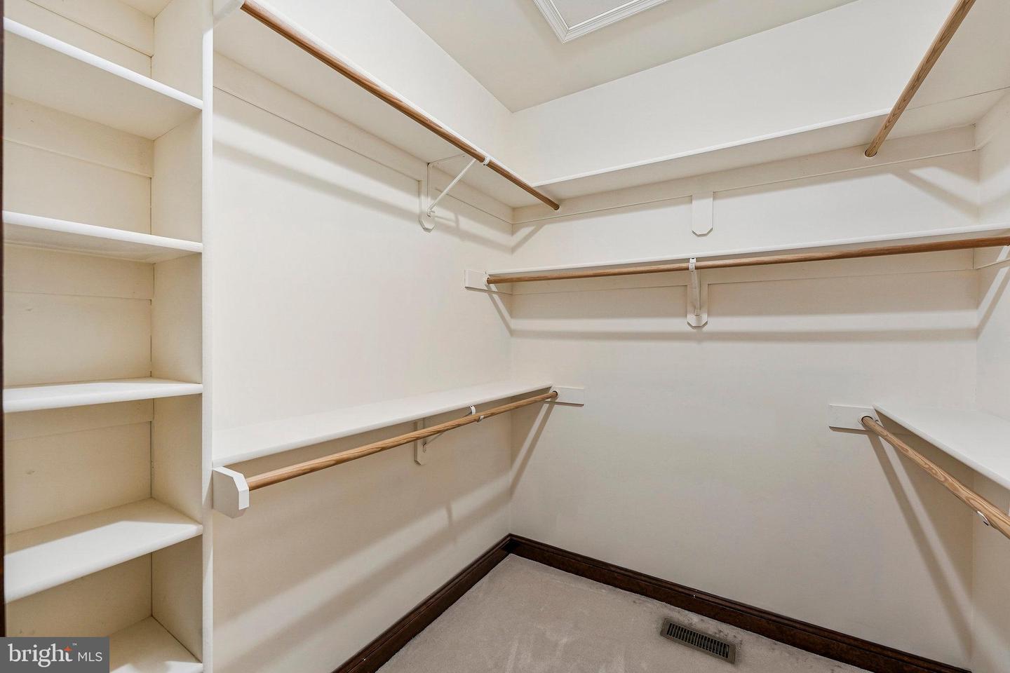 8652 TUTTLE RD, SPRINGFIELD, Virginia 22152, 5 Bedrooms Bedrooms, ,4 BathroomsBathrooms,Residential,For sale,8652 TUTTLE RD,VAFX2247602 MLS # VAFX2247602