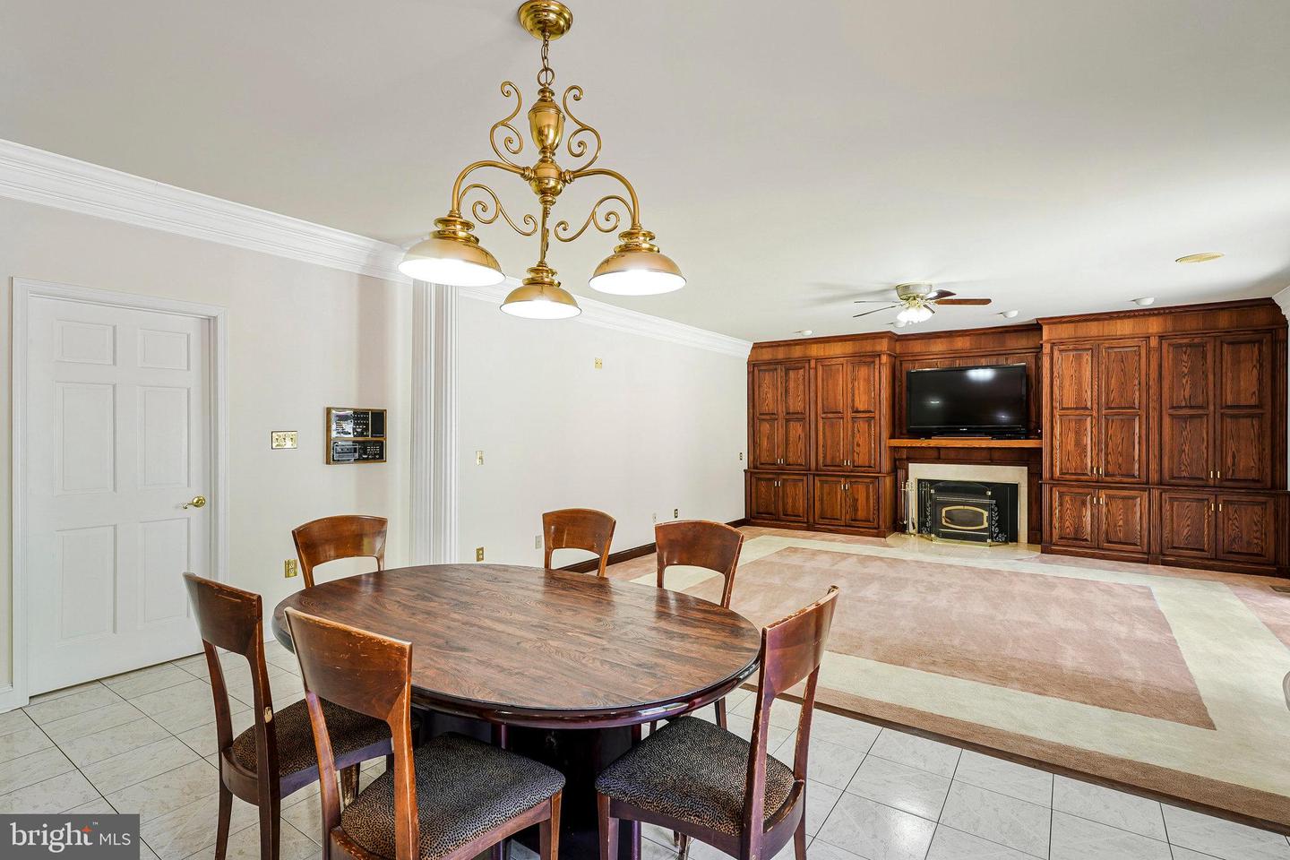 8652 TUTTLE RD, SPRINGFIELD, Virginia 22152, 5 Bedrooms Bedrooms, ,4 BathroomsBathrooms,Residential,For sale,8652 TUTTLE RD,VAFX2247602 MLS # VAFX2247602