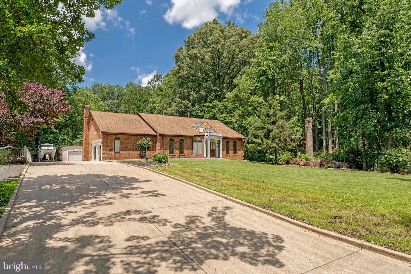 8652 TUTTLE RD, SPRINGFIELD, Virginia 22152, 5 Bedrooms Bedrooms, ,4 BathroomsBathrooms,Residential,For sale,8652 TUTTLE RD,VAFX2247602 MLS # VAFX2247602