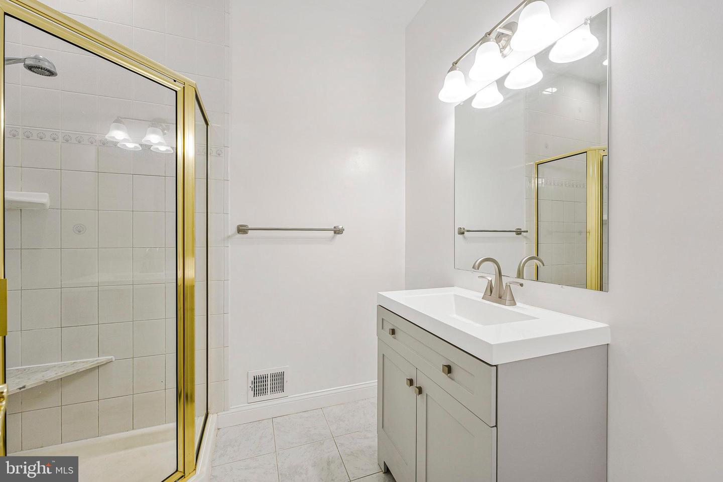 8652 TUTTLE RD, SPRINGFIELD, Virginia 22152, 5 Bedrooms Bedrooms, ,4 BathroomsBathrooms,Residential,For sale,8652 TUTTLE RD,VAFX2247602 MLS # VAFX2247602