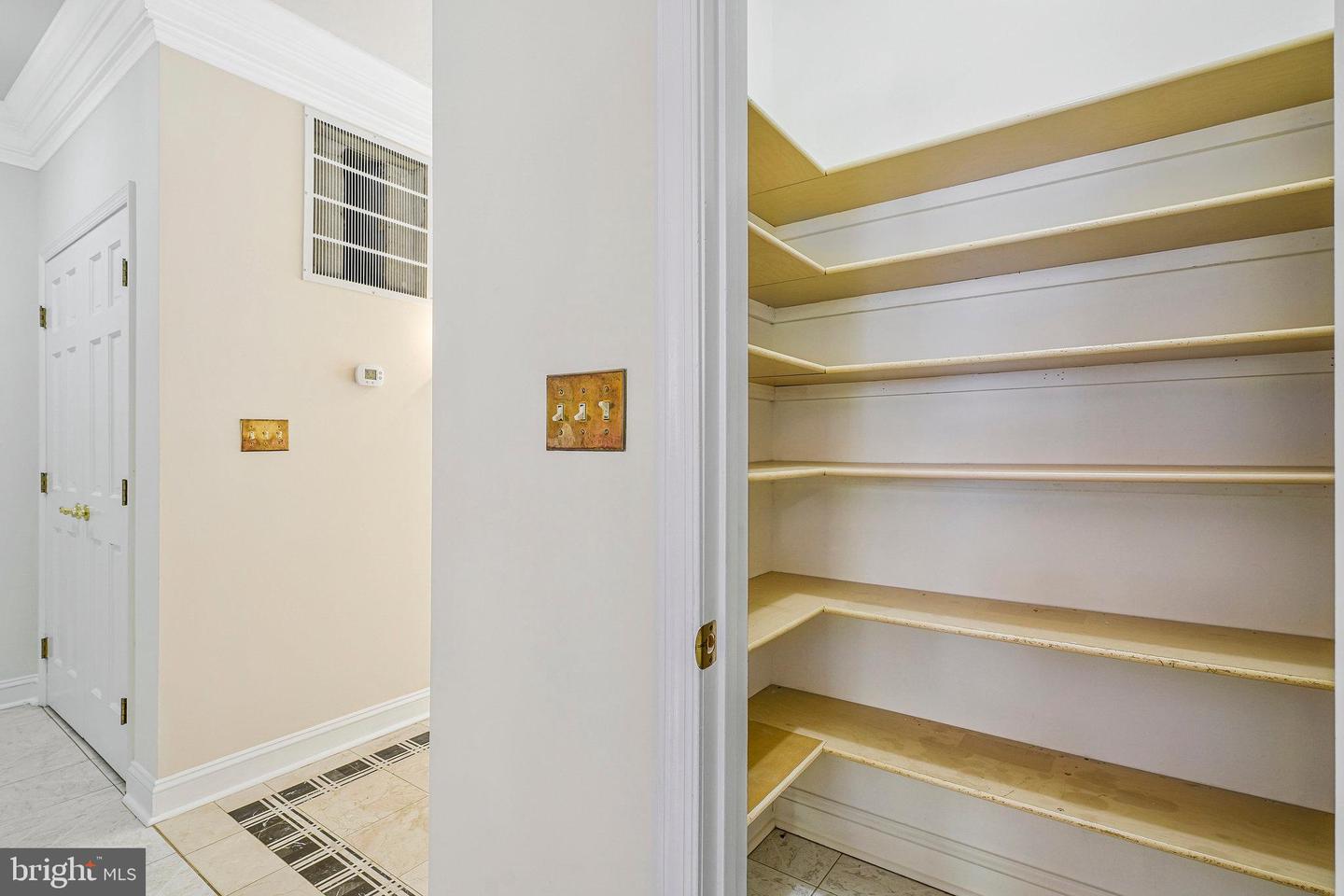 8652 TUTTLE RD, SPRINGFIELD, Virginia 22152, 5 Bedrooms Bedrooms, ,4 BathroomsBathrooms,Residential,For sale,8652 TUTTLE RD,VAFX2247602 MLS # VAFX2247602